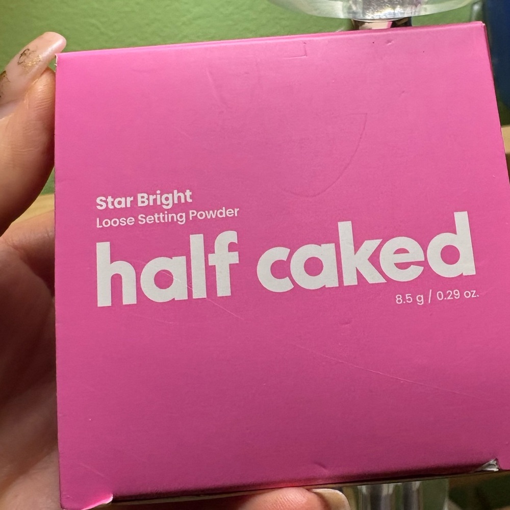 Half caked Star bright loose setting powder translucent